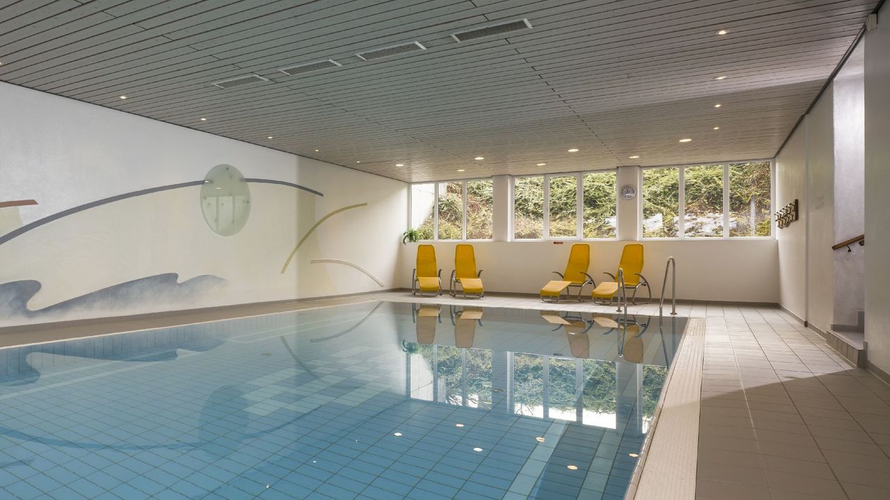 Hallen-Schwimmbad in der Ferienwohnanlage Hallen-Schwimmbad in der Ferienwohnanlage